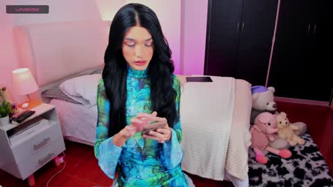 Snapshot of sophiecornett chatting on December 2024 02:03:02 PM online show from December 2024 02:03:02 PM