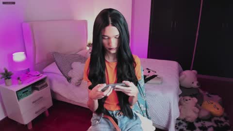 Snapshot of sophiecornett chatting on September 2025 02:00:02 AM online show from September 2025 02:00:02 AM