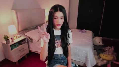 Snapshot of sophiecornett chatting on September 2025 02:13:02 AM online show from September 2025 02:13:02 AM