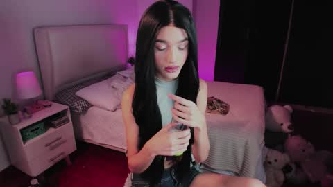 Snapshot of sophiecornett chatting on September 2025 02:58:02 AM online show from September 2025 02:58:02 AM