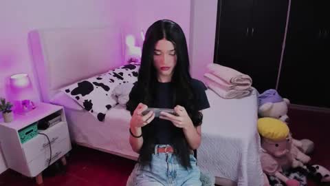 Snapshot of sophiecornett chatting on October 2025 01:55:02 AM online show from October 2025 01:55:02 AM