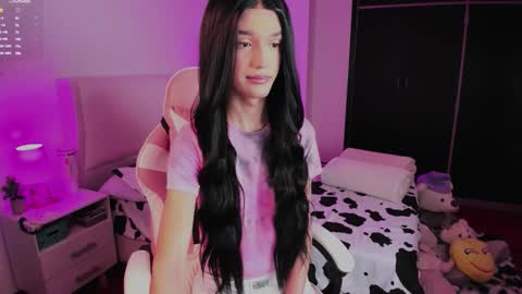 Snapshot of sophiecornett chatting on October 2025 03:13:01 PM online show from October 2025 03:13:01 PM