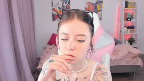 Snapshot of sophiee_lane chatting on January 2025 10:19:01 AM Sophie online show from January 2025 10:19:01 AM