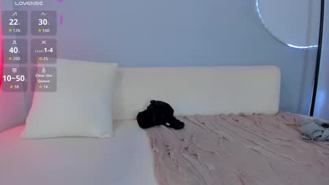Snapshot of sophiee_s chatting on May 2026 11:00:02 PM Sophie online show from May 2026 11:00:02 PM