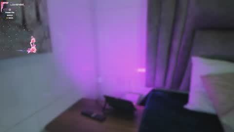 Snapshot of sophiee_smith chatting on July 2026 11:27:01 AM Sophie online show from July 2026 11:27:01 AM