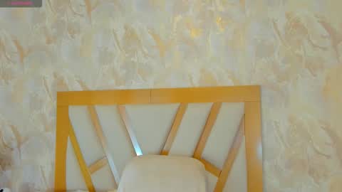 Sophie online show from December 2025 12:33:02 PM