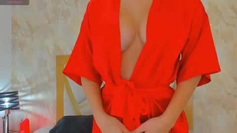 Sophie online show from December 2025 01:40:01 PM