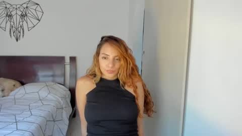 Sophia online show from January 2025 10:39:01 PM