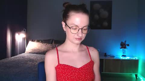 sophieleroux online show from December 2025 06:45:01 PM