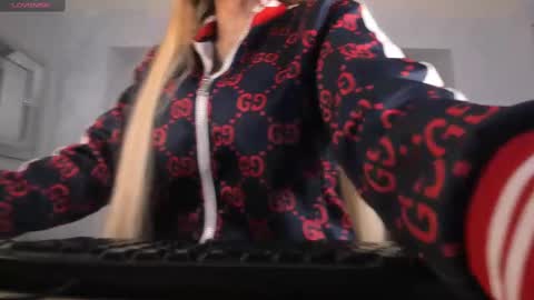 Sophie  Palmer online show from February 2025 01:55:02 PM