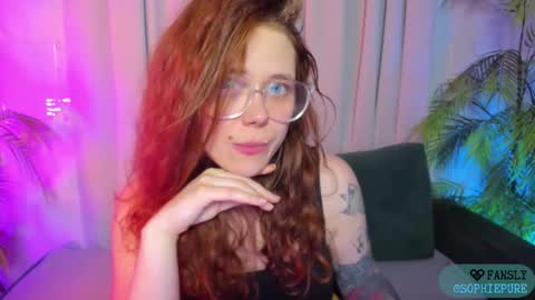 Sophie online show from October 2025 09:12:02 PM