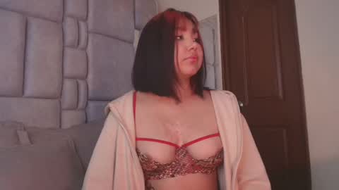   Sophie  online show from September 2025 12:48:01 PM