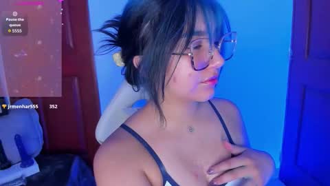   Sophie  online show from February 2026 07:25:01 AM