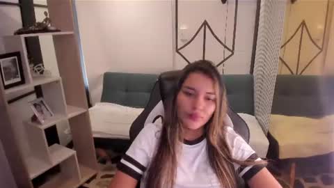 Snapshot of sophiewatson_ chatting on July 2026 01:57:01 PM sophiewatson_ online show from July 2026 01:57:01 PM