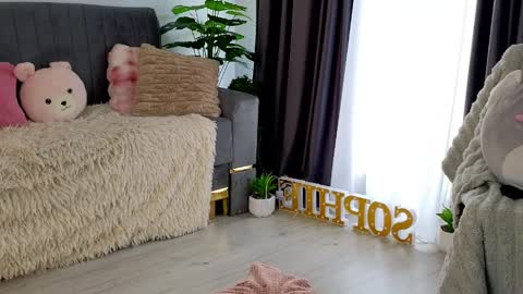 Sophie online show from April 2026 05:23:01 AM