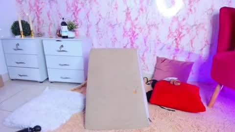 Snapshot of sophiiewilson chatting on February 2025 06:36:02 AM Sophie Wilson online show from February 2025 06:36:02 AM