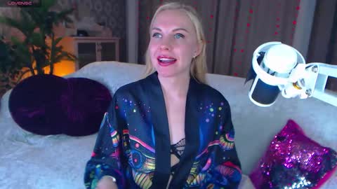 Lisa online show from November 2025 07:09:01 AM