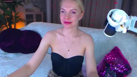 Lisa online show from November 2025 07:10:01 AM