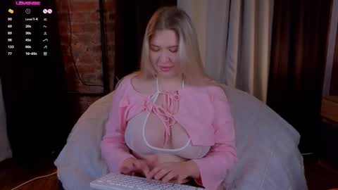 soulmeinme online show from November 2025 07:46:02 PM