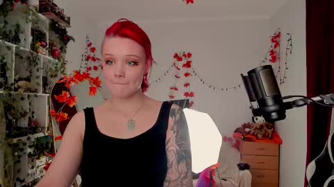 Leah online show from October 2025 02:45:02 PM