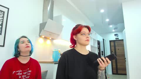 Snapshot of sova_energy chatting on May 2026 10:27:02 PM Leah online show from May 2026 10:27:02 PM