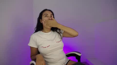 Ana  online show from February 2025 11:38:02 PM