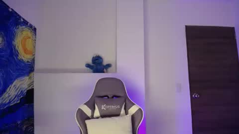 Ana  online show from October 2025 12:14:02 PM