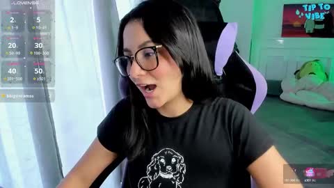 Lili online show from March 2025 09:14:02 PM