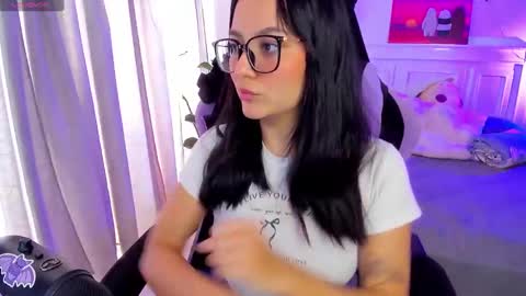 Lili online show from September 2025 09:37:01 PM