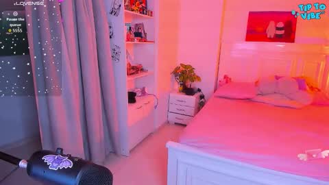 Lili online show from November 2025 04:02:02 AM