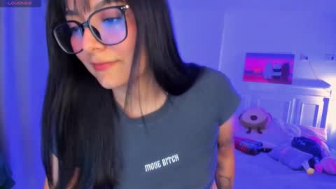 Lili online show from December 2025 12:27:01 AM