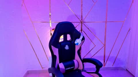 sheila smitt  online show from November 2025 02:28:01 PM