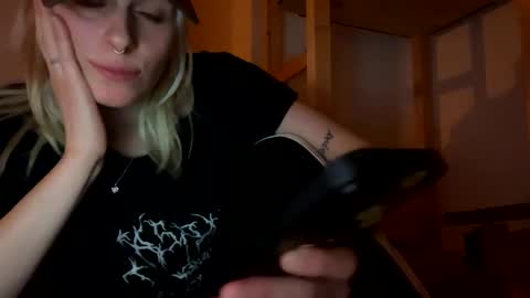 Snapshot of spacegirl42o chatting on January 2025 11:23:01 PM Spacegirl online show from January 2025 11:23:01 PM