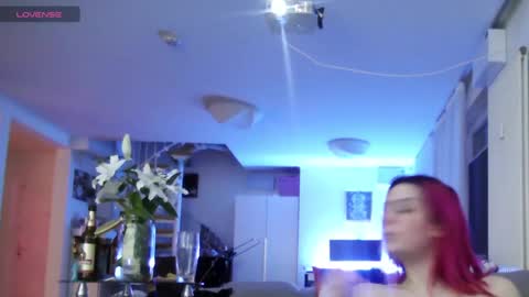 Snapshot of spacegirl42o chatting on February 2025 10:32:01 PM Spacegirl online show from February 2025 10:32:01 PM