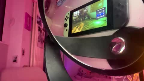 Snapshot of spacegirl42o chatting on November 2025 10:09:02 PM Spacegirl online show from November 2025 10:09:02 PM