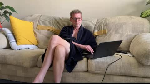 Snapshot of spaceman_fun chatting on June 2026 04:17:01 PM spaceman_fun online show from June 2026 04:17:01 PM
