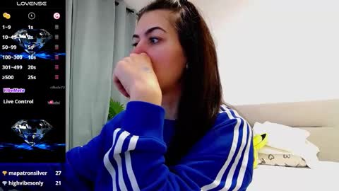 sparkly_eve online show from March 2025 04:10:01 PM