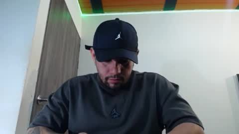 Snapshot of spartacus_cam chatting on February 2025 05:50:02 AM     online show from February 2025 05:50:02 AM