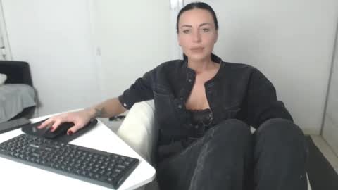 Carla online show from January 2025 04:46:01 PM