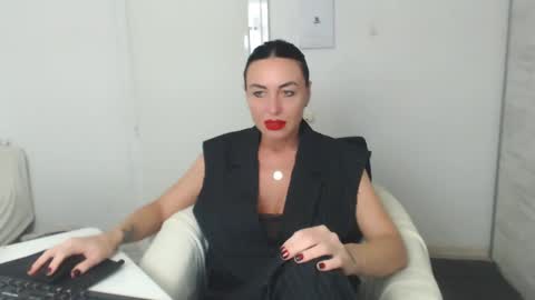 Carla online show from February 2025 05:48:01 PM