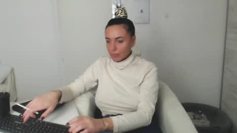 Carla online show from March 2025 05:56:01 PM