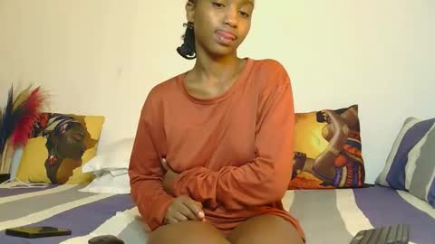 Snapshot of spicy_angels chatting on December 2025 06:21:01 AM Quinter Cheeky online show from December 2025 06:21:01 AM