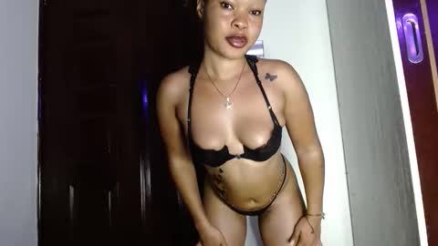 Snapshot of spicy_kerrine chatting on November 2025 12:42:02 AM Spicy kerrine online show from November 2025 12:42:02 AM