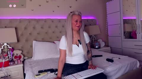 Alicia online show from April 2026 09:46:01 AM