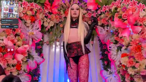 Snapshot of spicysluts chatting on October 2025 03:31:01 AM  Alison  Sharon  online show from October 2025 03:31:01 AM