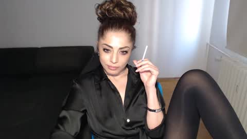 Doll online show from March 2025 02:37:01 PM