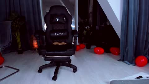 Anna online show from March 2025 05:36:02 PM