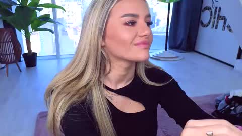 Anna online show from October 2025 11:10:02 AM