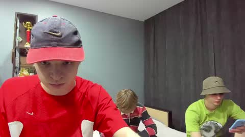 Snapshot of sponge_bob_spencer chatting on July 2026 09:33:02 PM Boris Fedya Kolya online show from July 2026 09:33:02 PM