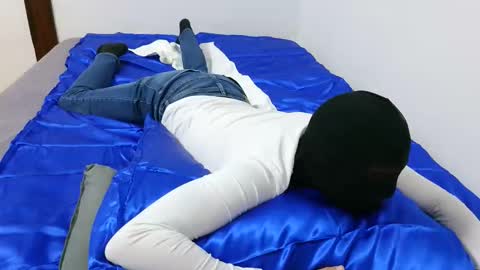 Snapshot of spyboyxx25 chatting on November 2025 05:44:01 PM boyxxx25 online show from November 2025 05:44:01 PM